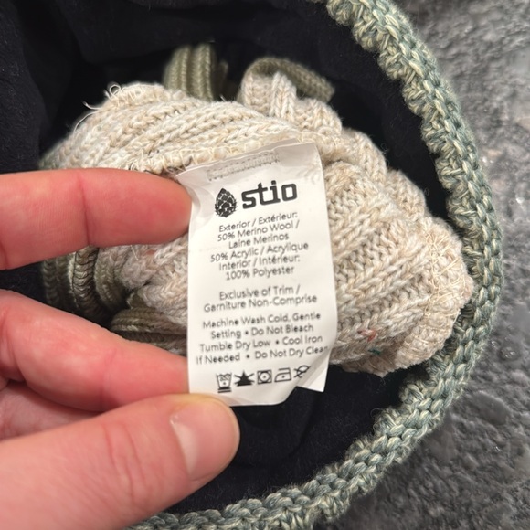 green Stio beanie - like new - Picture 3 of 5